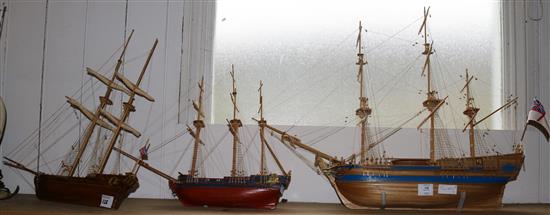 3 model ships